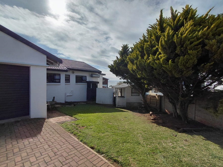 2 Bedroom Property for Sale in Wavecrest Eastern Cape